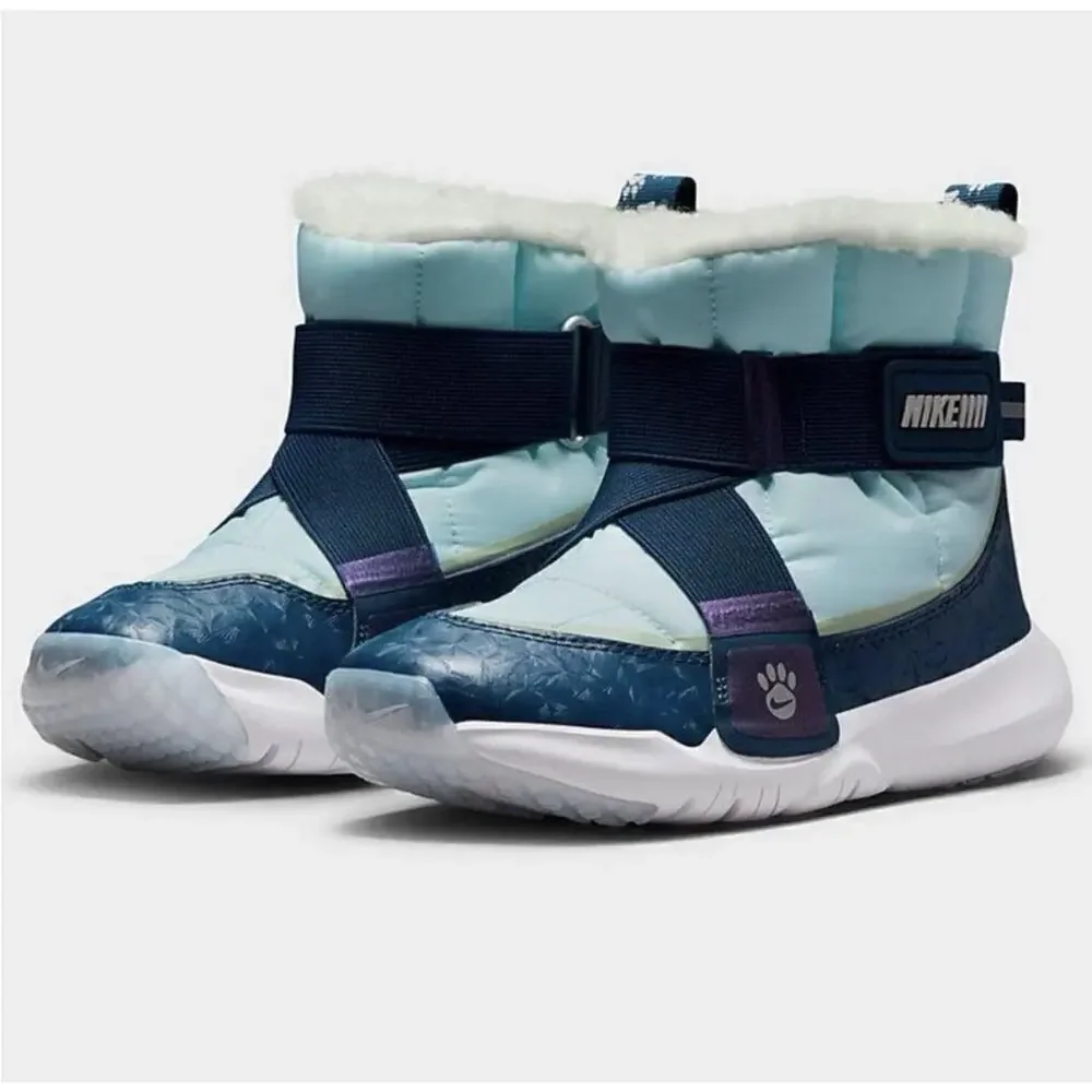 Nike Flex Advance SE Boots in a 
